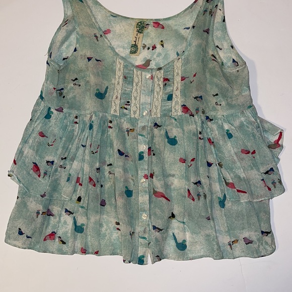 Free People Boho Green and Red Bird Themed Sleeveless Top - Women’s Size Small - Picture 5 of 10